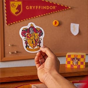 Harry Potter: Gryffindor Magic: Artifacts from the Wizarding World